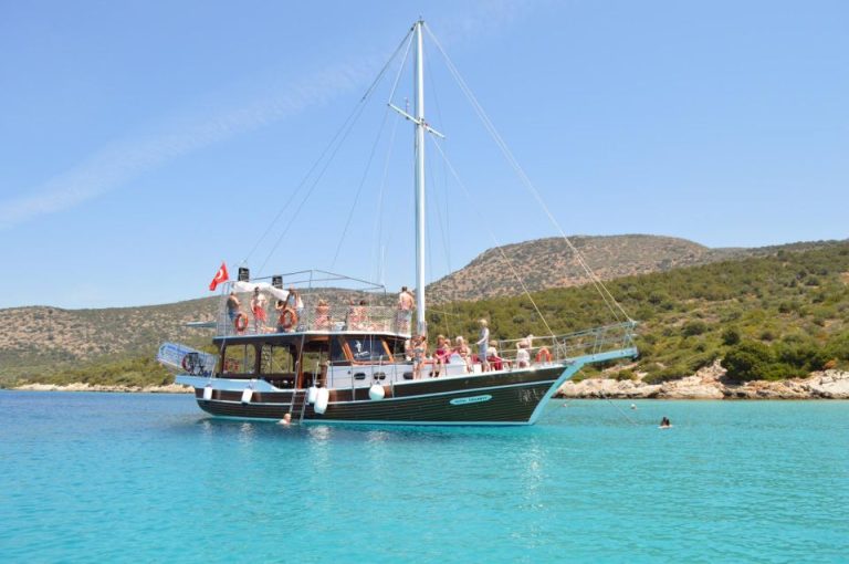 Black Island Boat Tour with Lunch from Gumbet, Bodrum